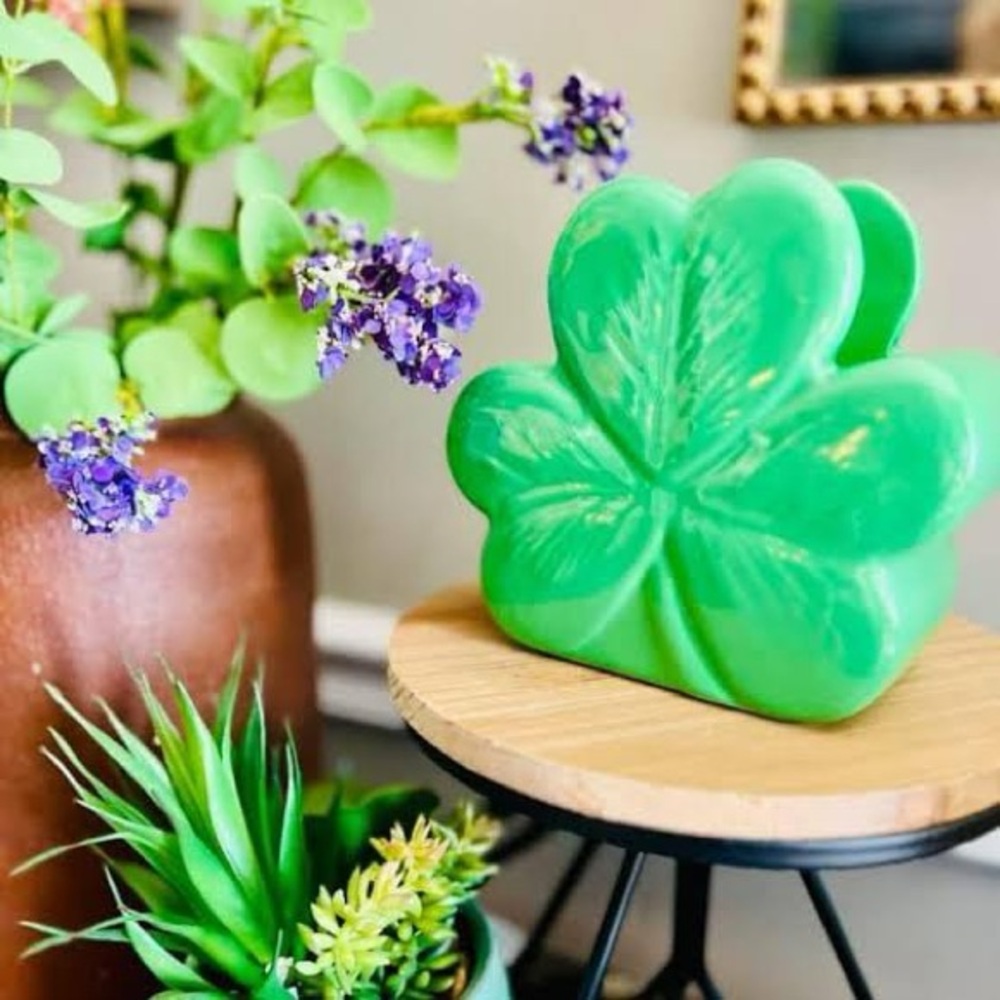 Scentsy Clover Me Irish Warmer NIB
